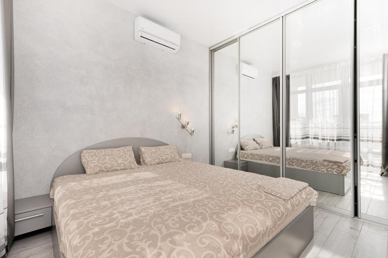 Pearl 44 Apartment With Terrace Одесса Экстерьер фото